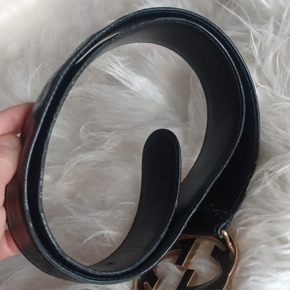 Gucci pre owned